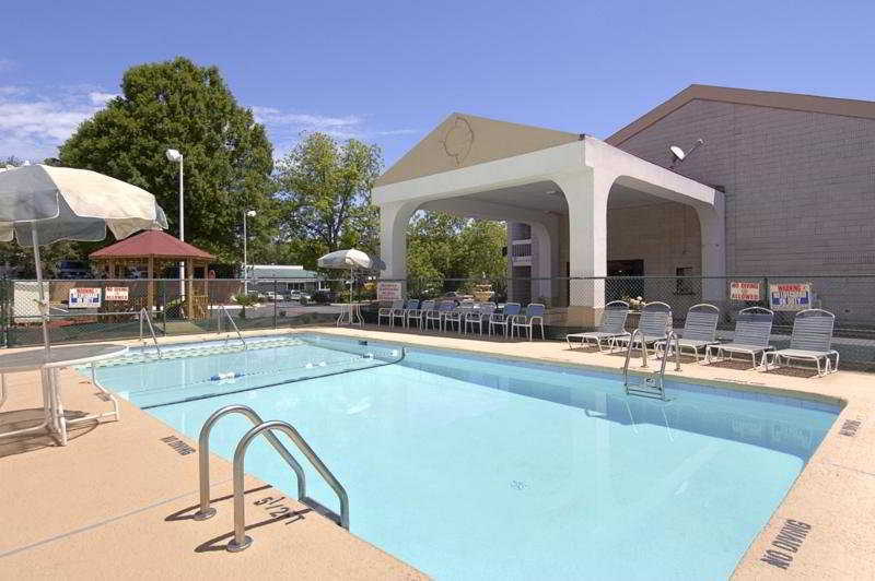 Days Inn By Wyndham Raleigh Midtown Eksteriør bilde