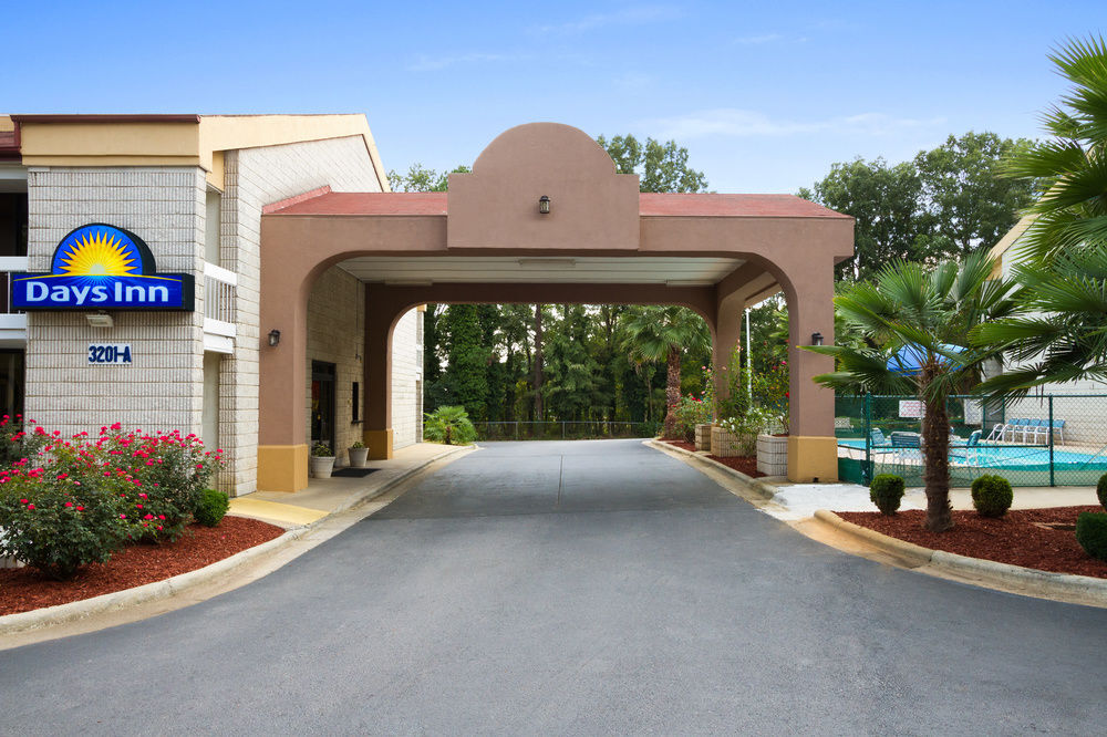 Days Inn By Wyndham Raleigh Midtown Eksteriør bilde