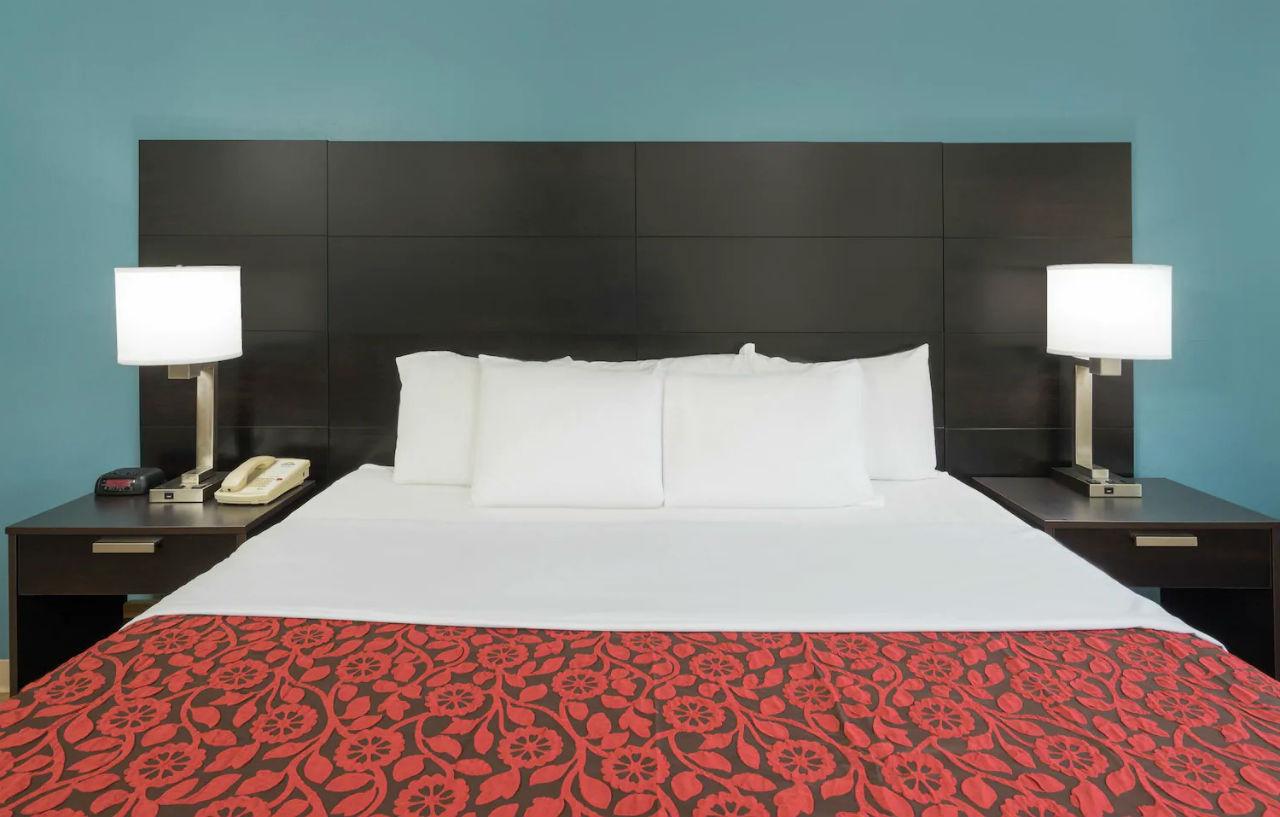 Days Inn By Wyndham Raleigh Midtown Eksteriør bilde